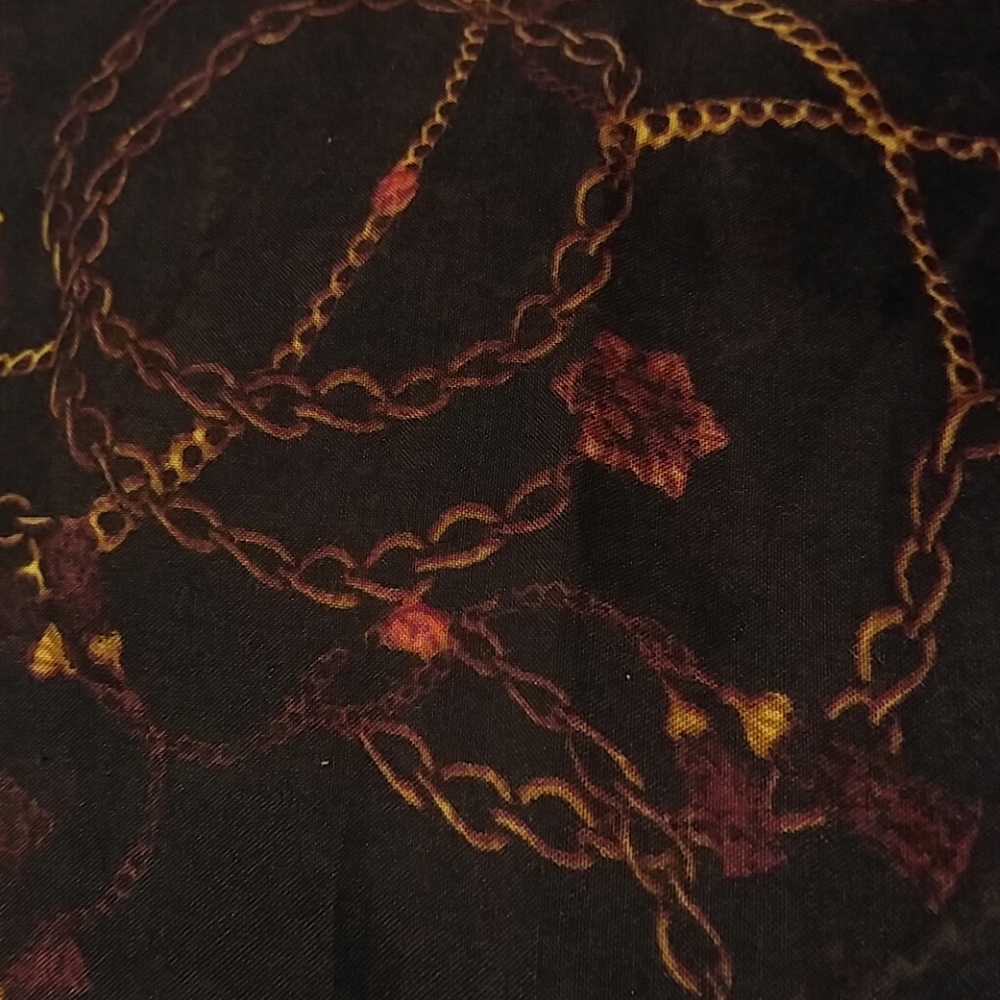Large Scarf - Picture 4 of 6